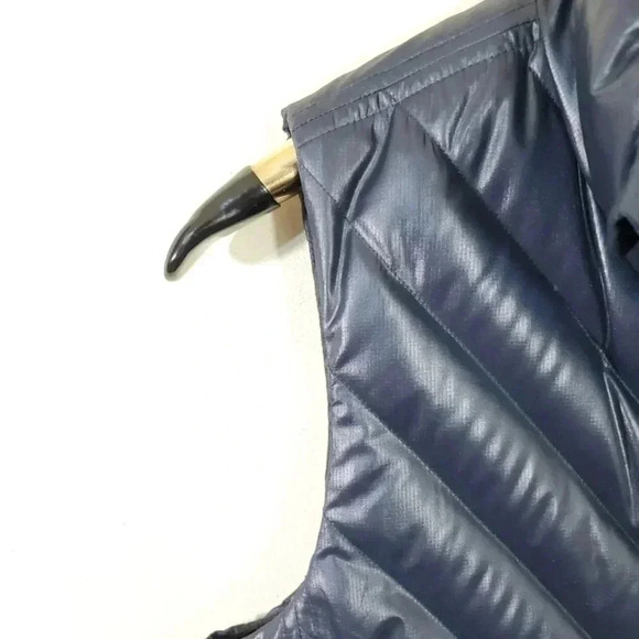 Rag & Bone Chevron Puffer goose filled vest.  Navy. Size small - Picture 8 of 8